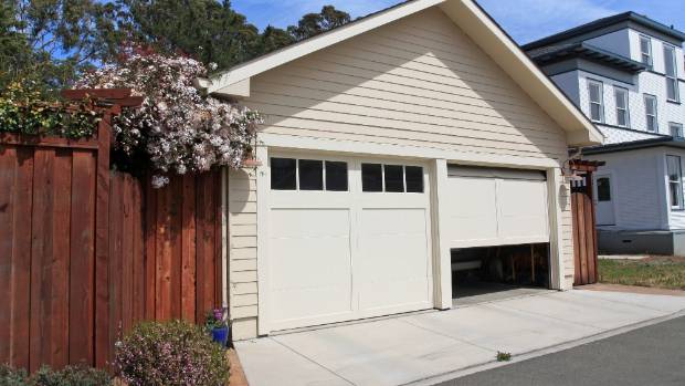 Garage Door Makes Loud Noise When Opening